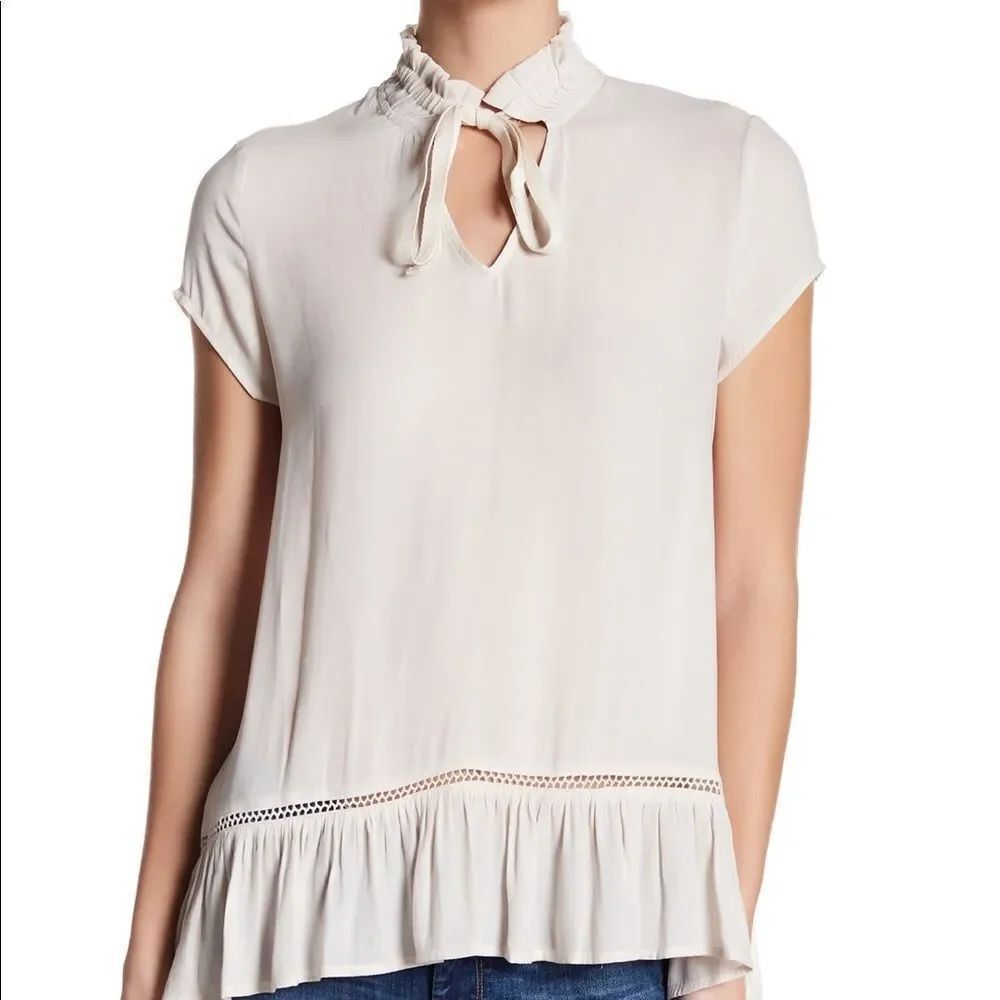 ☀️ANTHROPOLOGIE Ivory Beige Ruffle High Neck Tie Blouse Top